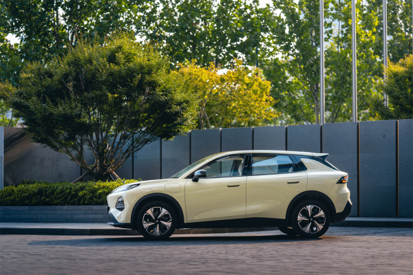 试驾｜长安启源全新Q05：“均衡”的10万元级(jí)纯(chún)电(diàn)SUV