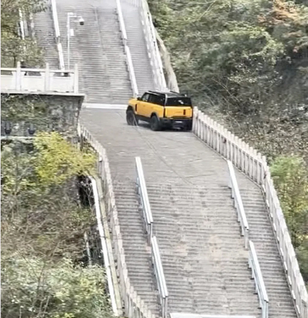 马上评｜奇瑞测试“翻车”，汽车营销多一些诚实吧